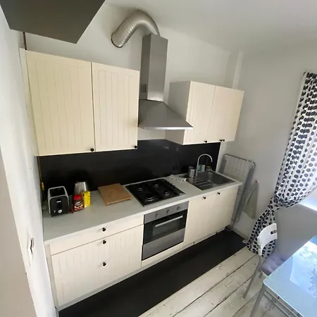 Utro Apartments Daire Varşova